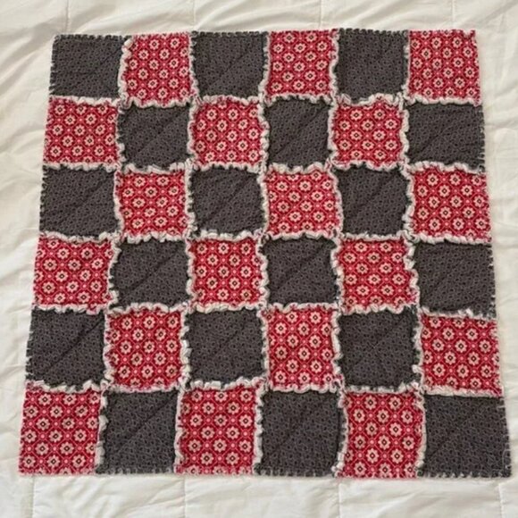 NWOT Distressed handmade floral baby blanket - Picture 1 of 7